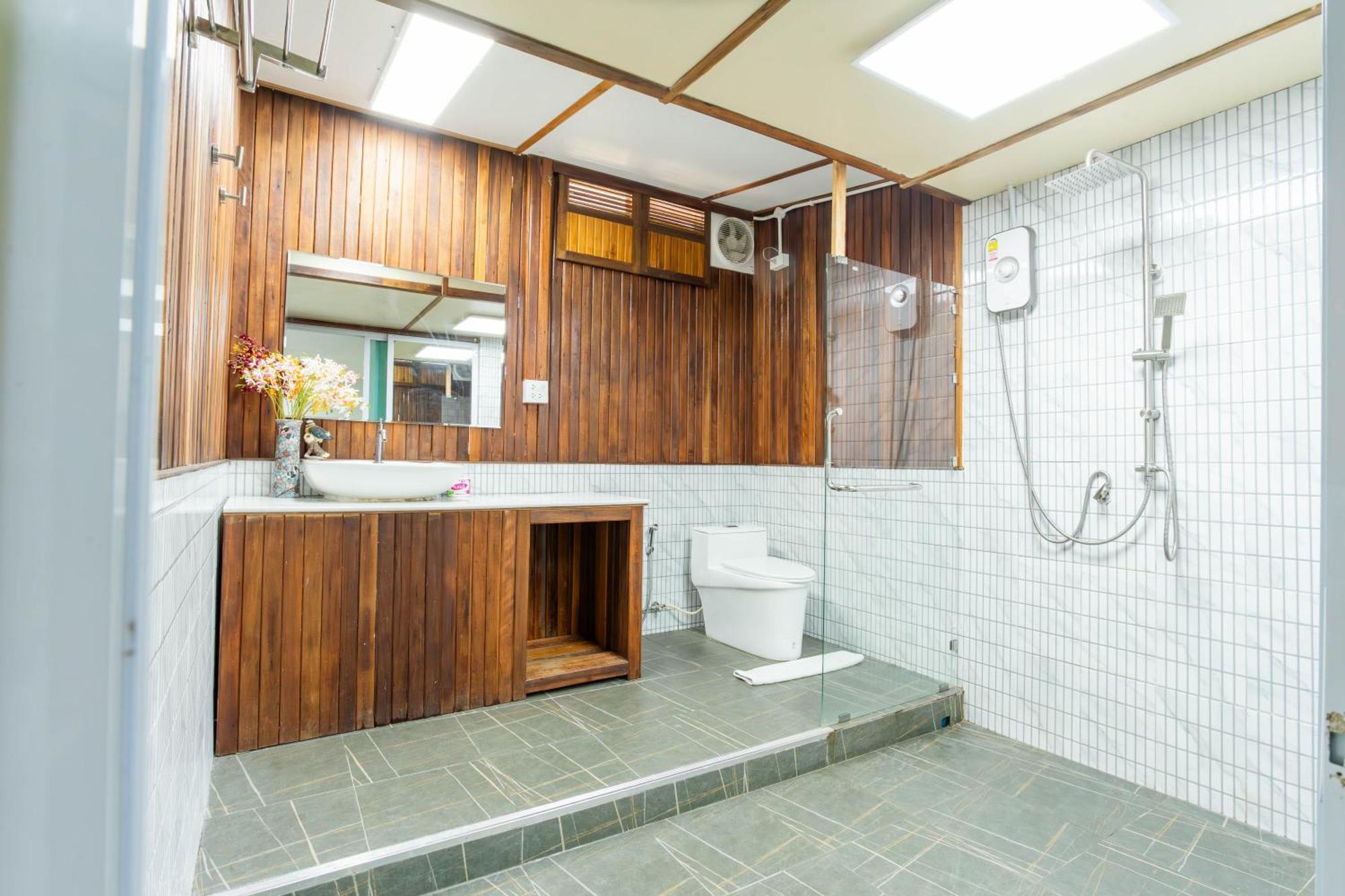Varni Homestay Phatthalung Extérieur photo